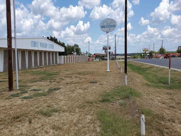 3801 Casa Blanca Rd, Laredo, TX 78041